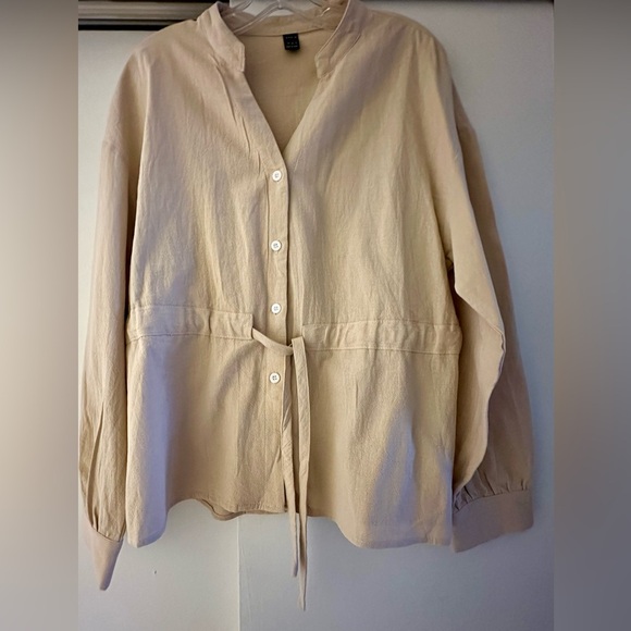 Cream Button Down Shirt with Notched Collar and Tie Front.  Size  Large. - Picture 1 of 5